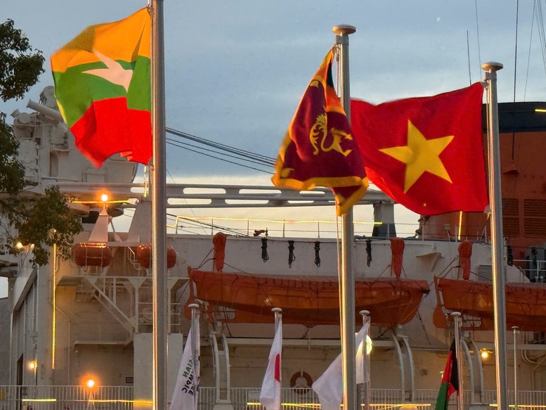 Quốc kỳ Việt Nam tung bay tại Asian Para Games 2026